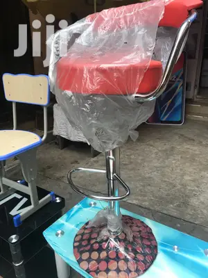 Barber Saloon / Bar Chair/ Studio Chairs