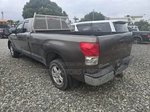 Toyota Tundra CrewMax Limited 5.7L 2009 Gray