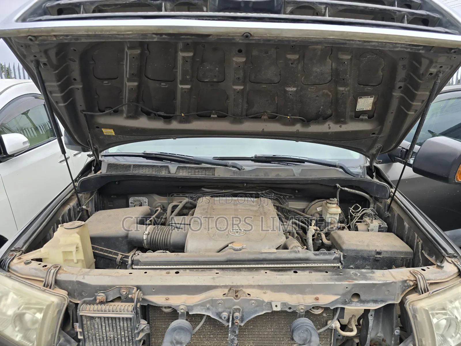 Toyota Tundra CrewMax Limited 5.7L 2009 Gray