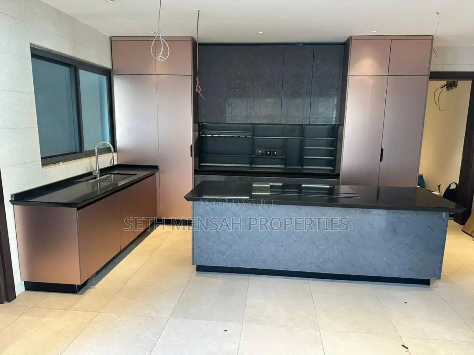 6bdrm House in Adjiriganor for sale