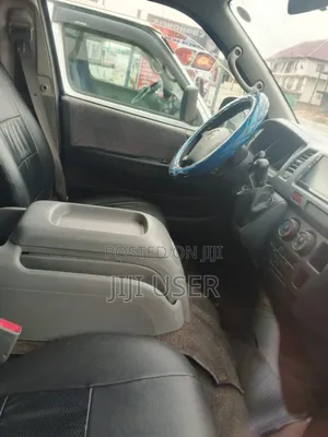 Toyota HiAce 2009 Blue