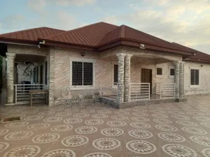 5bdrm House in Ejisu Akyawkrom., Kumasi Metropolitan for sale