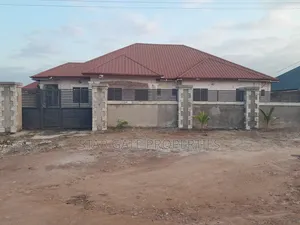 5bdrm House in Ejisu Akyawkrom., Kumasi Metropolitan for sale