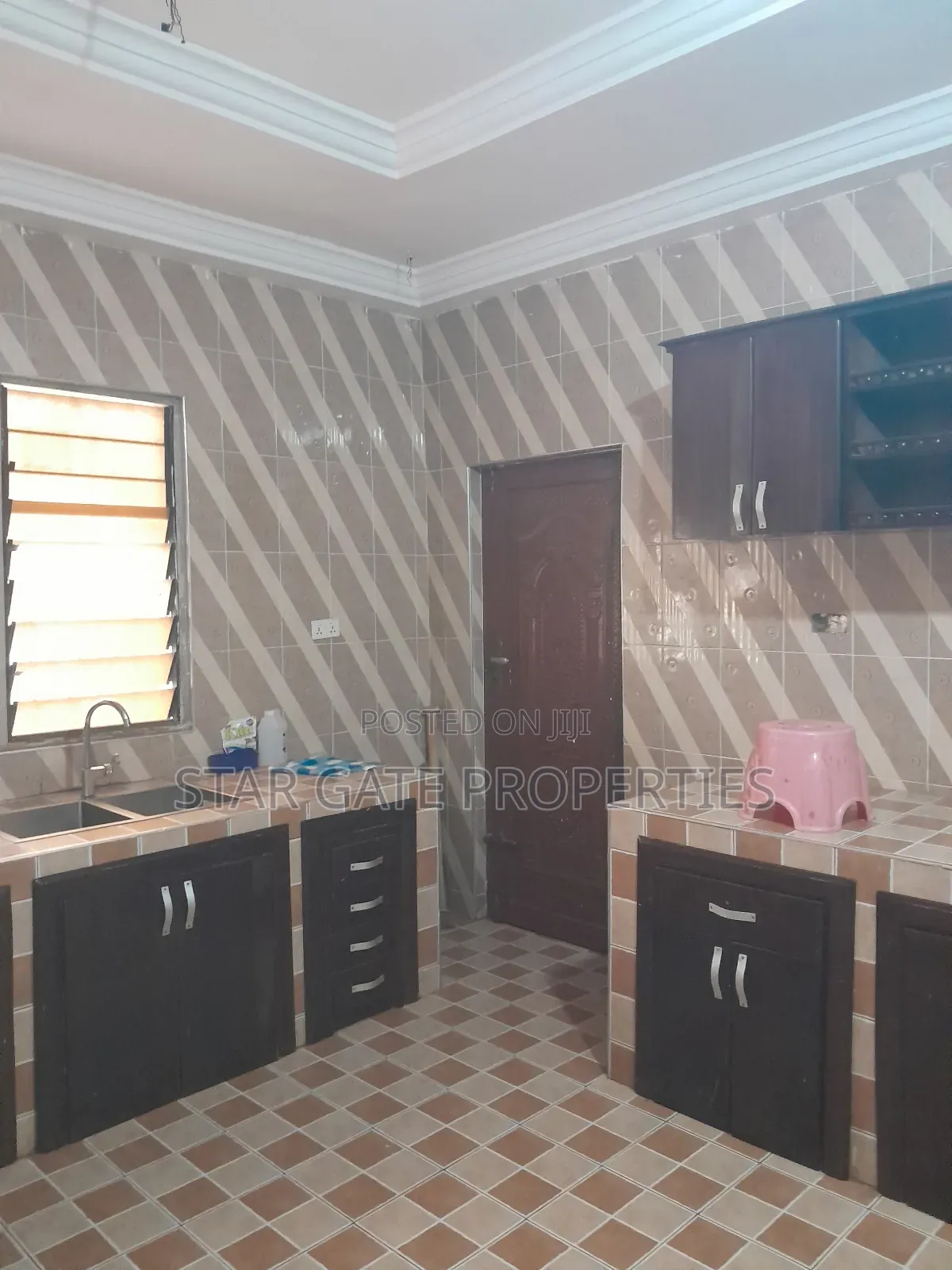5bdrm House in Ejisu Akyawkrom., Kumasi Metropolitan for sale