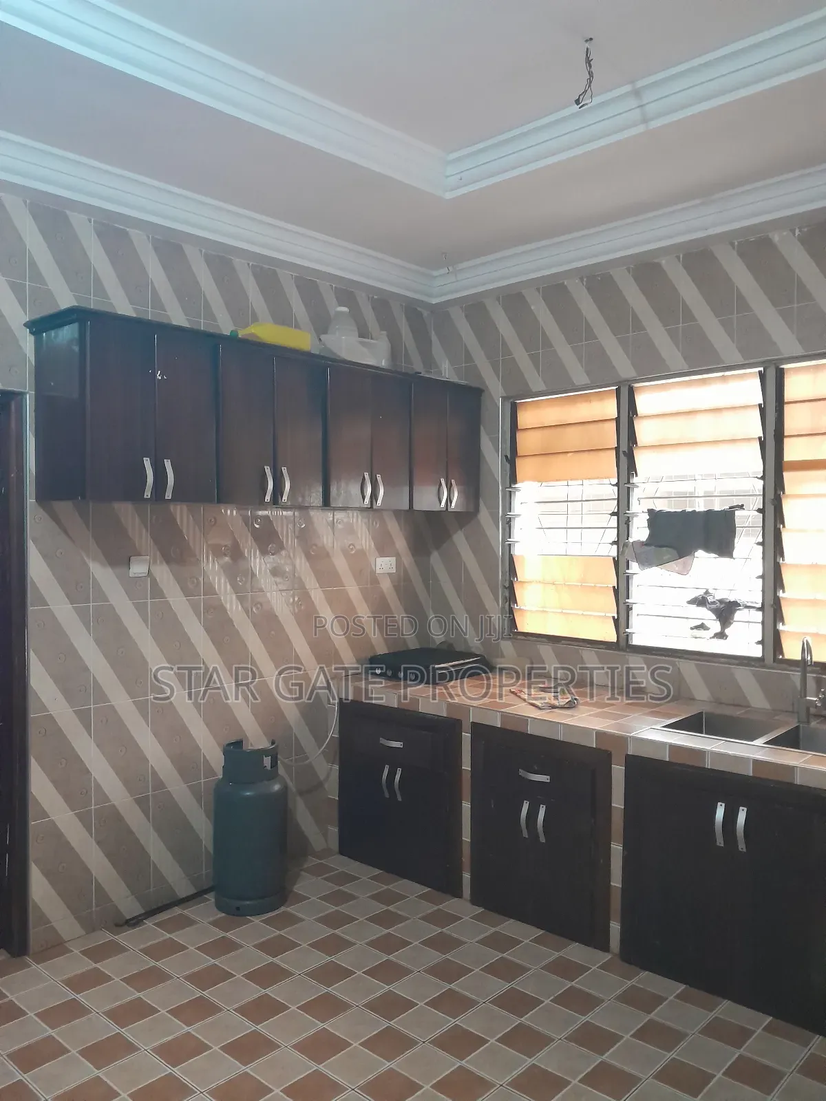 5bdrm House in Ejisu Akyawkrom., Kumasi Metropolitan for sale