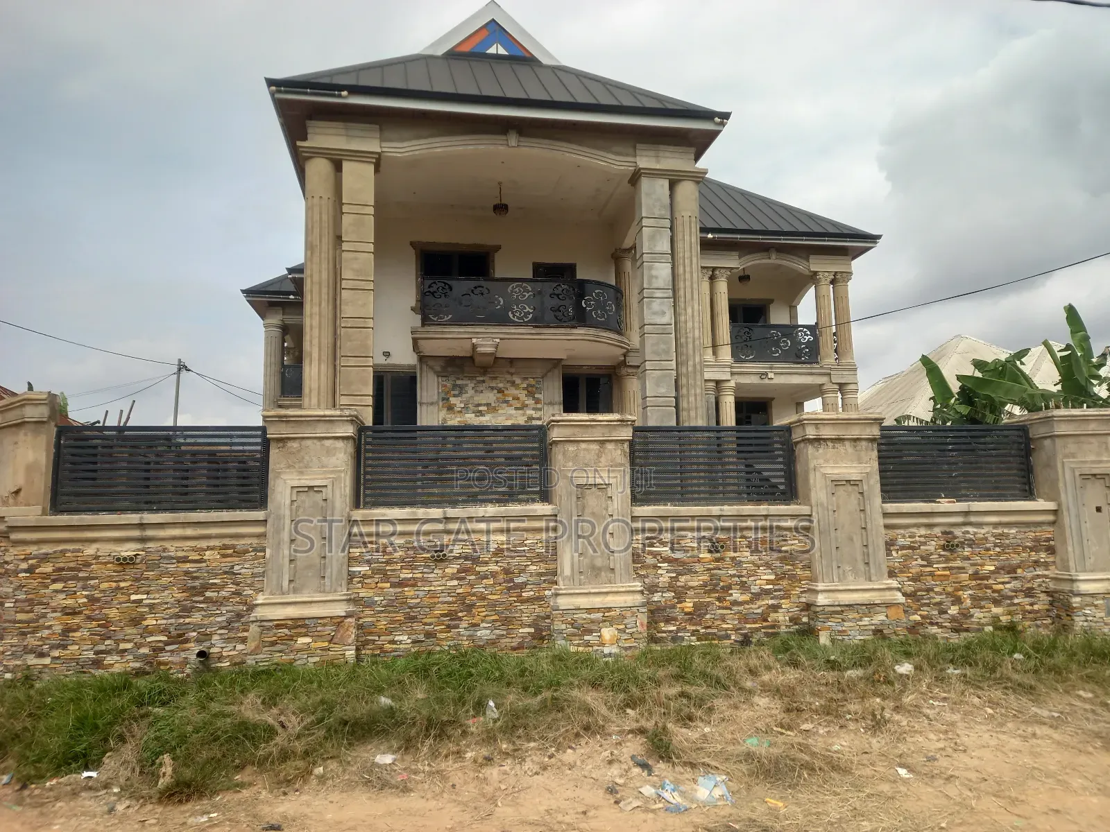 5bdrm House in Buoho, Kumasi Metropolitan for sale