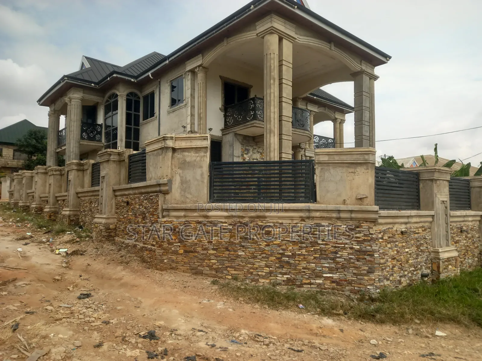 5bdrm House in Buoho, Kumasi Metropolitan for sale