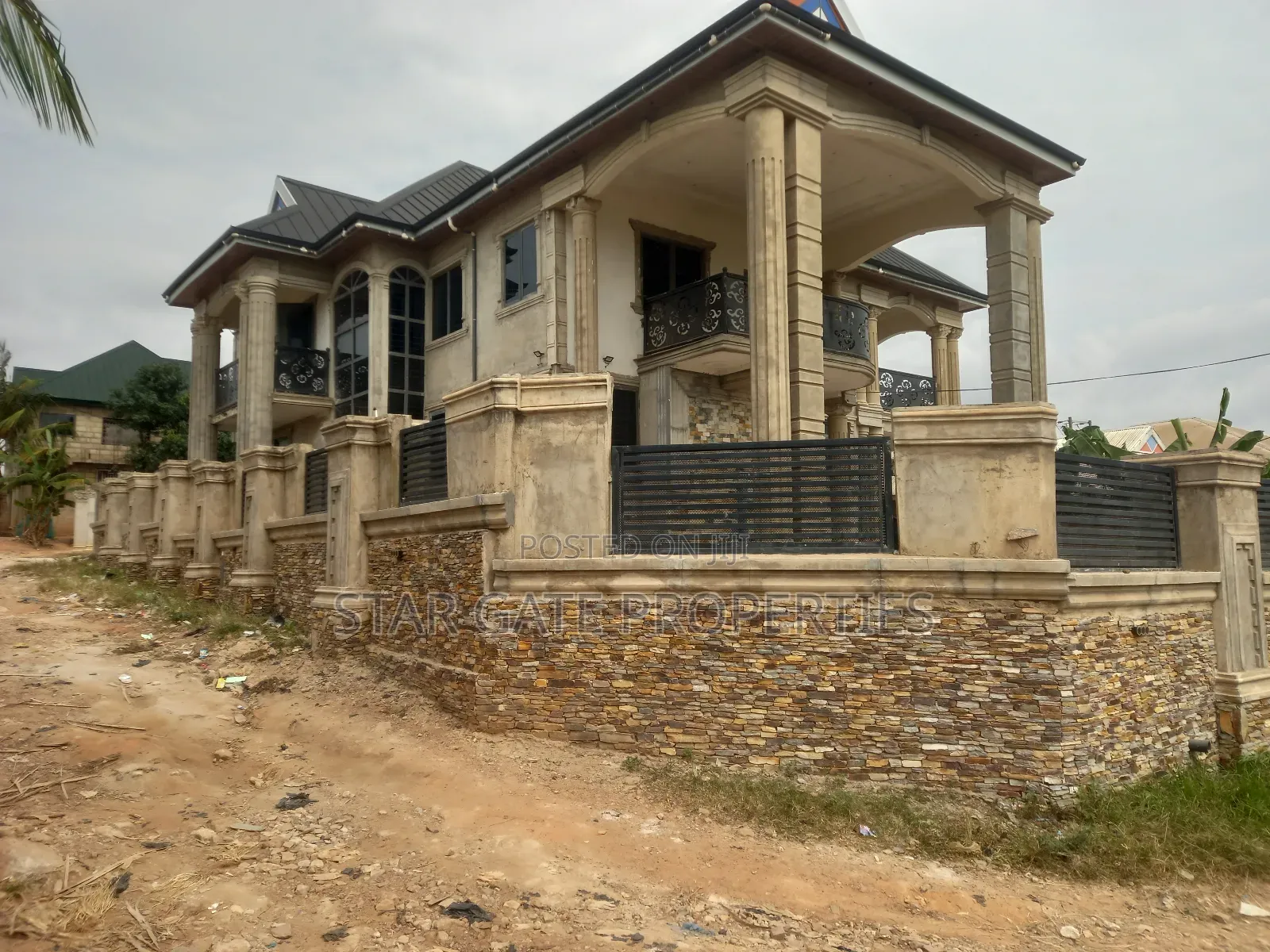 5bdrm House in Buoho, Kumasi Metropolitan for sale