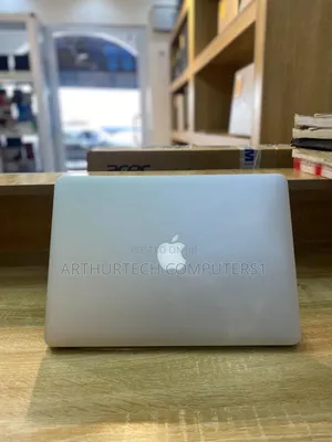 Laptop Apple MacBook Pro 2015 8GB Intel Core I5 SSD 256GB
