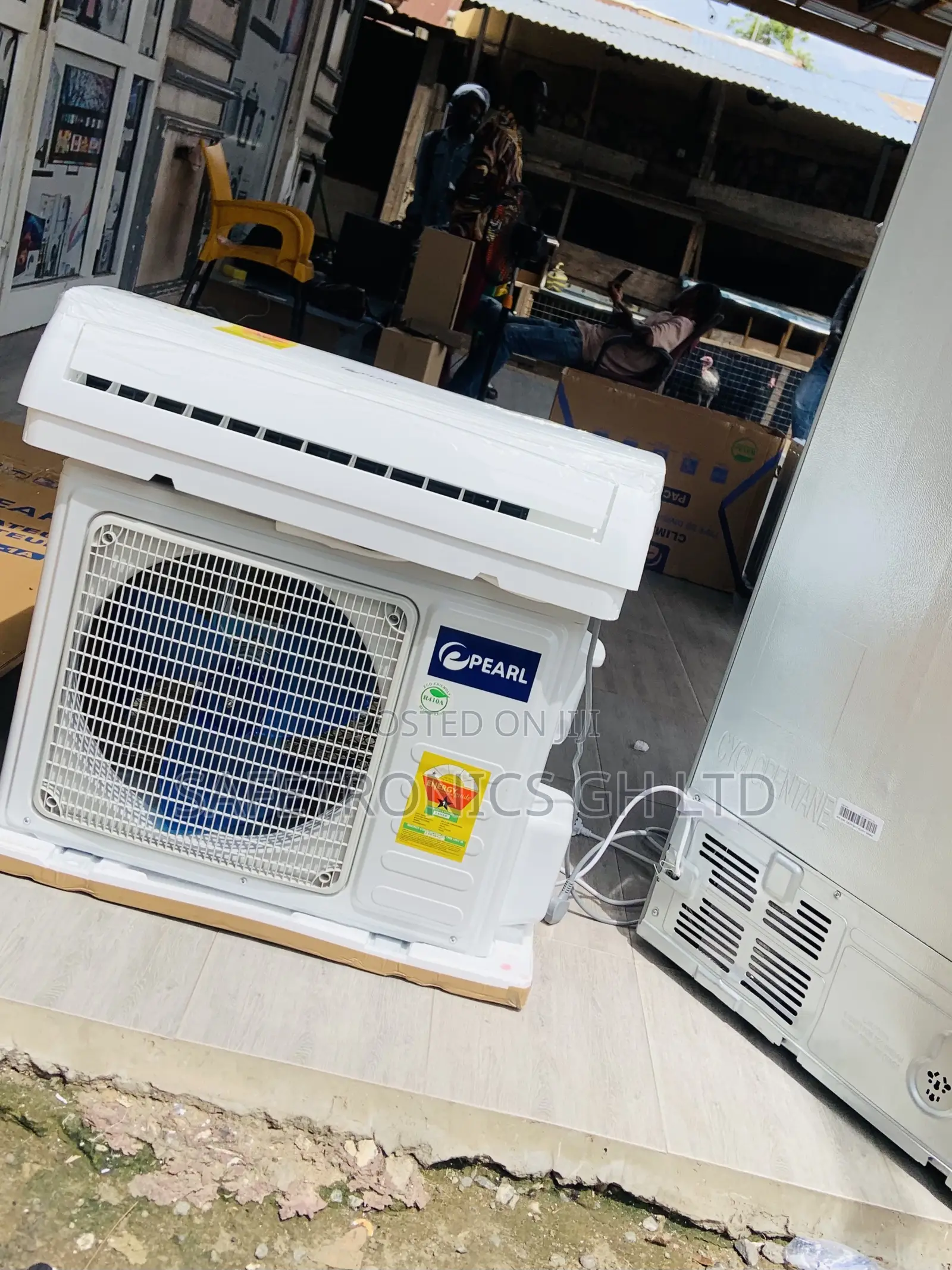 Trust Super Silent Pearl 1.5 Horsepower Split White R410 Ac
