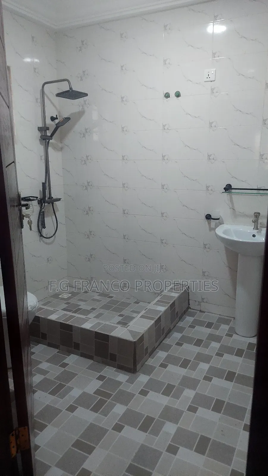 2bdrm Apartment in Kg.Franco Properties, Spintex for rent