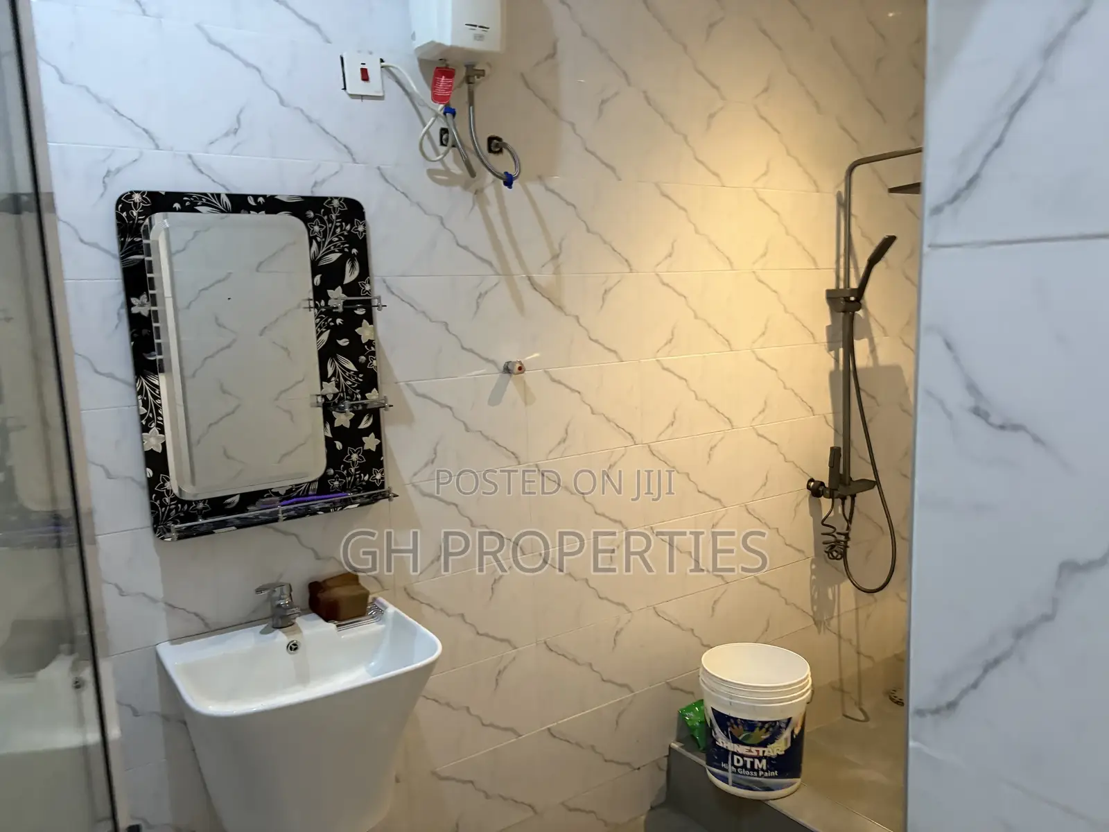 4bdrm House in Buokrom Estate Area., Kwabre for sale