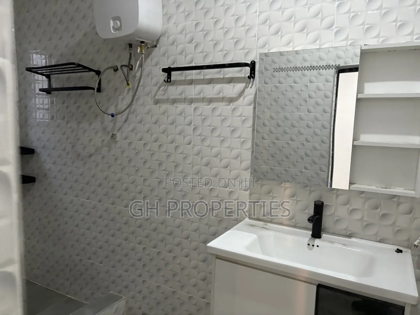 4bdrm House in Buokrom Estate Area., Kwabre for sale