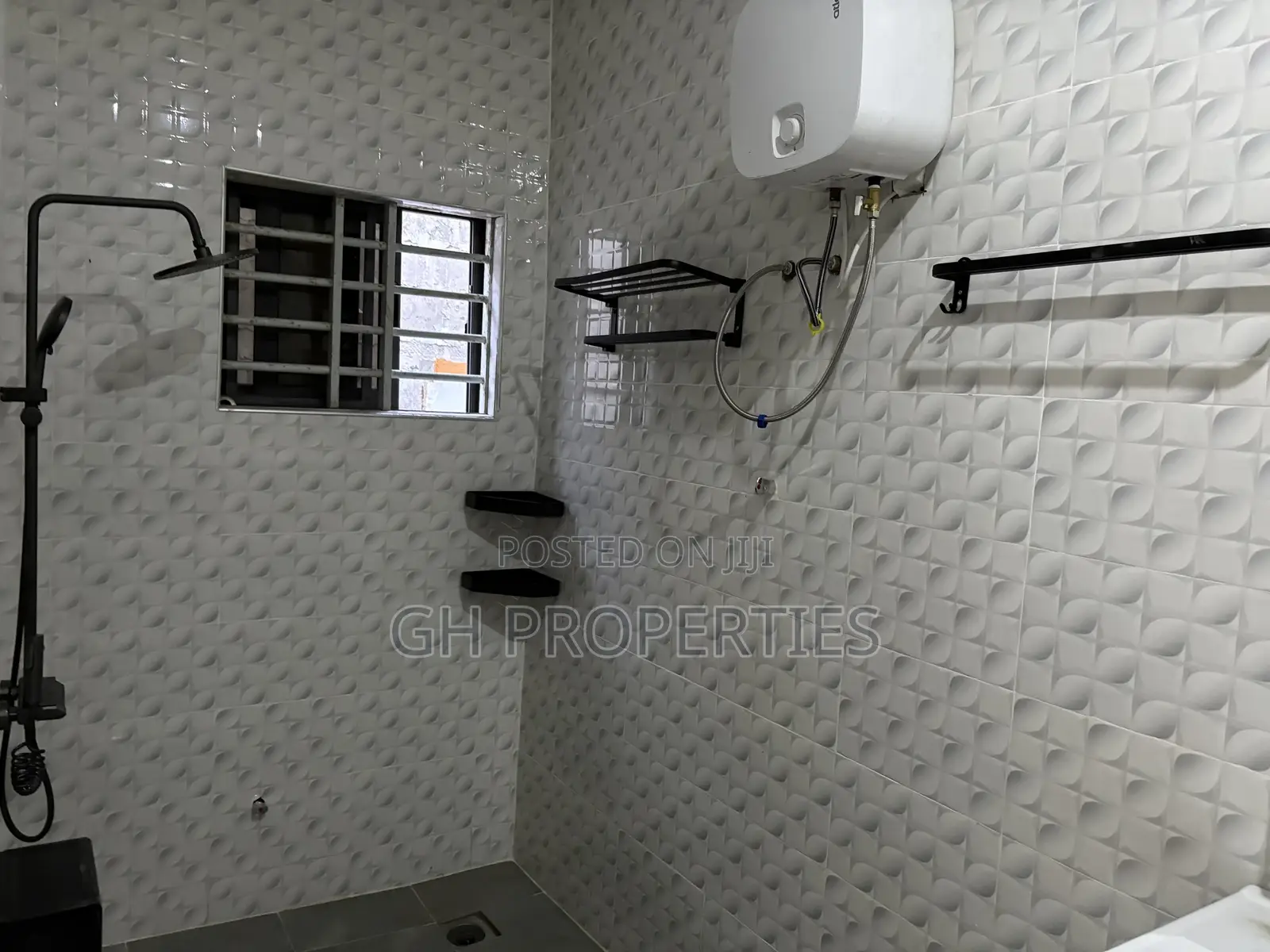 4bdrm House in Buokrom Estate Area., Kwabre for sale