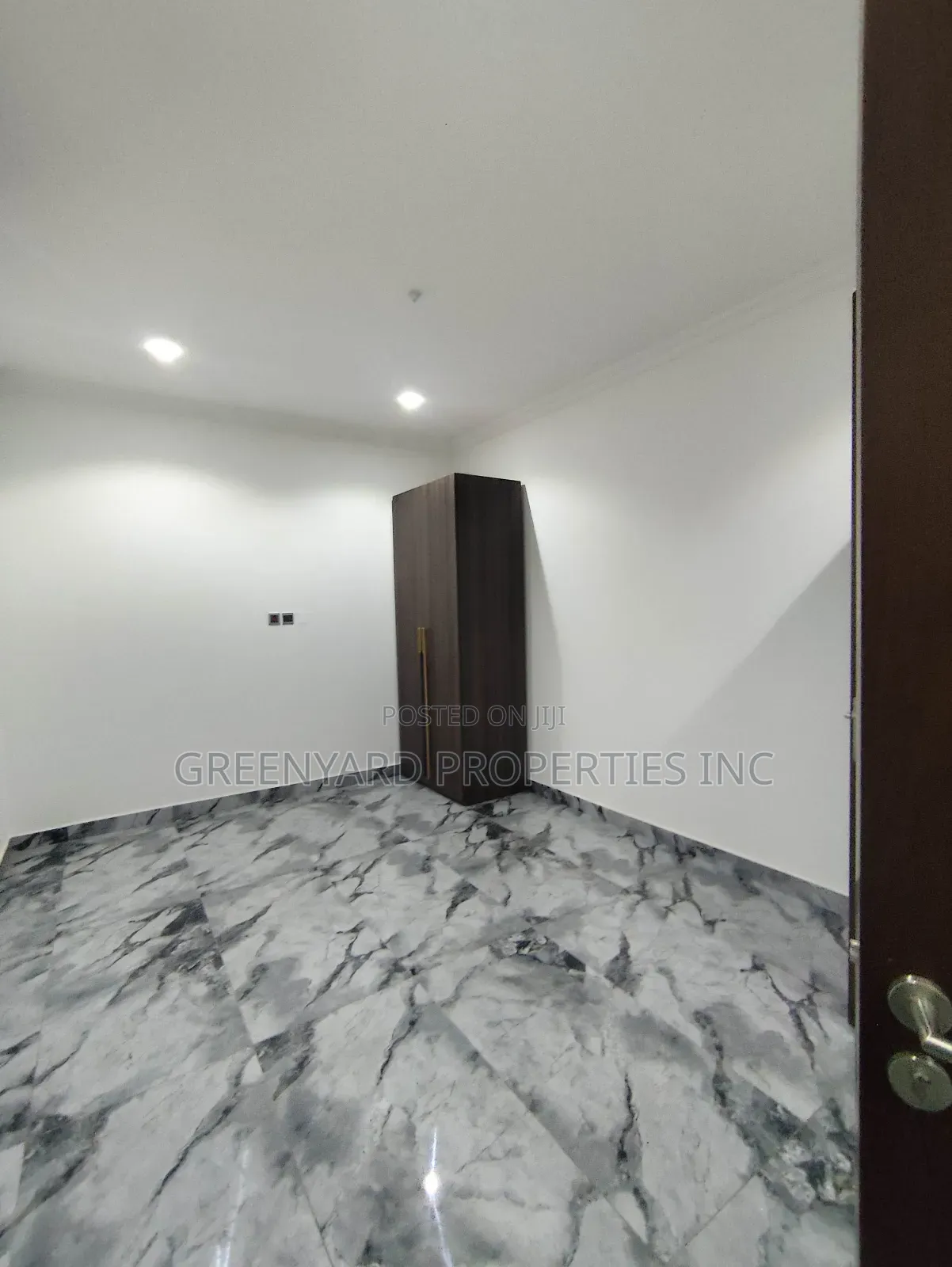 5bdrm Duplex in A&C, East Legon for rent