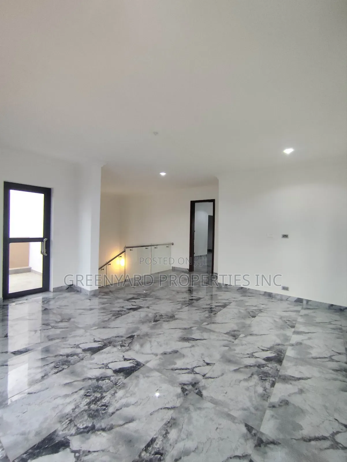 5bdrm Duplex in A&C, East Legon for rent
