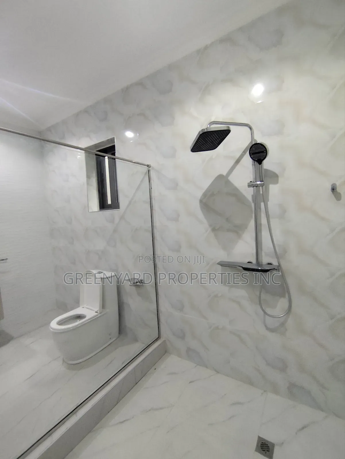 5bdrm Duplex in A&C, East Legon for rent