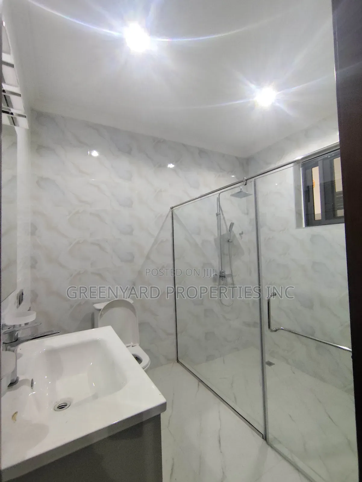 5bdrm Duplex in A&C, East Legon for rent