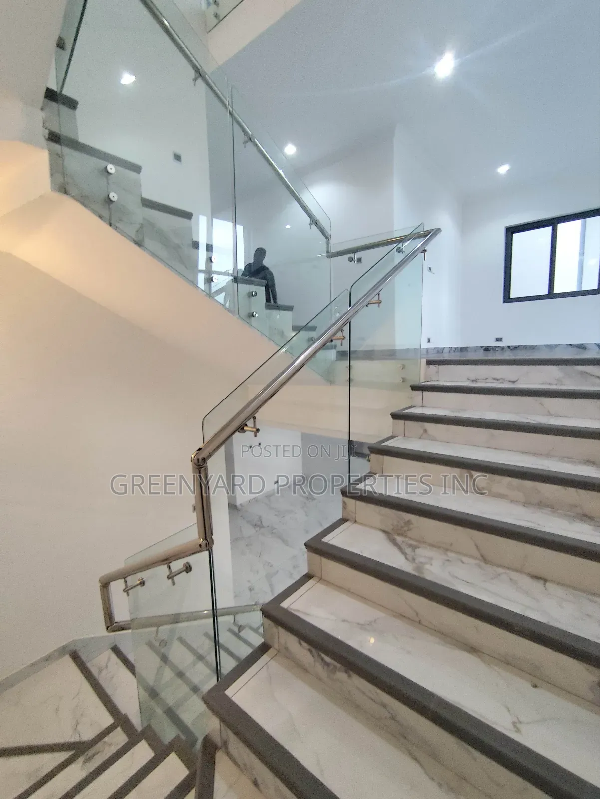 5bdrm Duplex in A&C, East Legon for rent