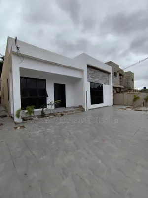 3bdrm House in Hills, East Legon for rent