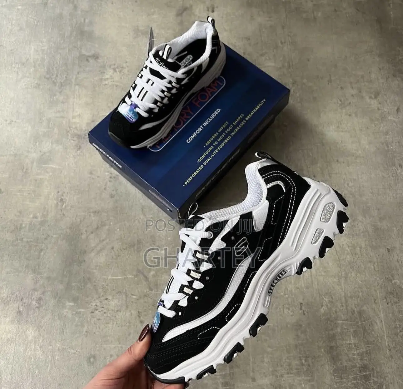 Sketchers Luxury Fashion Black White Sneakers