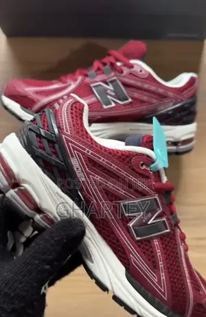 New Balance Luxury Cushion Lightweight Sneakers - Wine