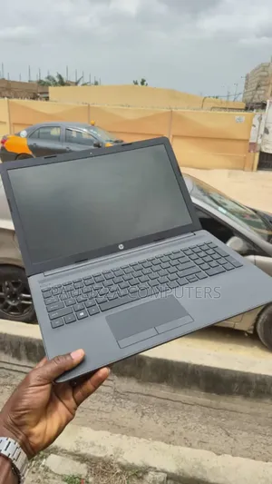 Laptop HP 255 G8 8GB Intel Core i7 HDD+SSD 256GB