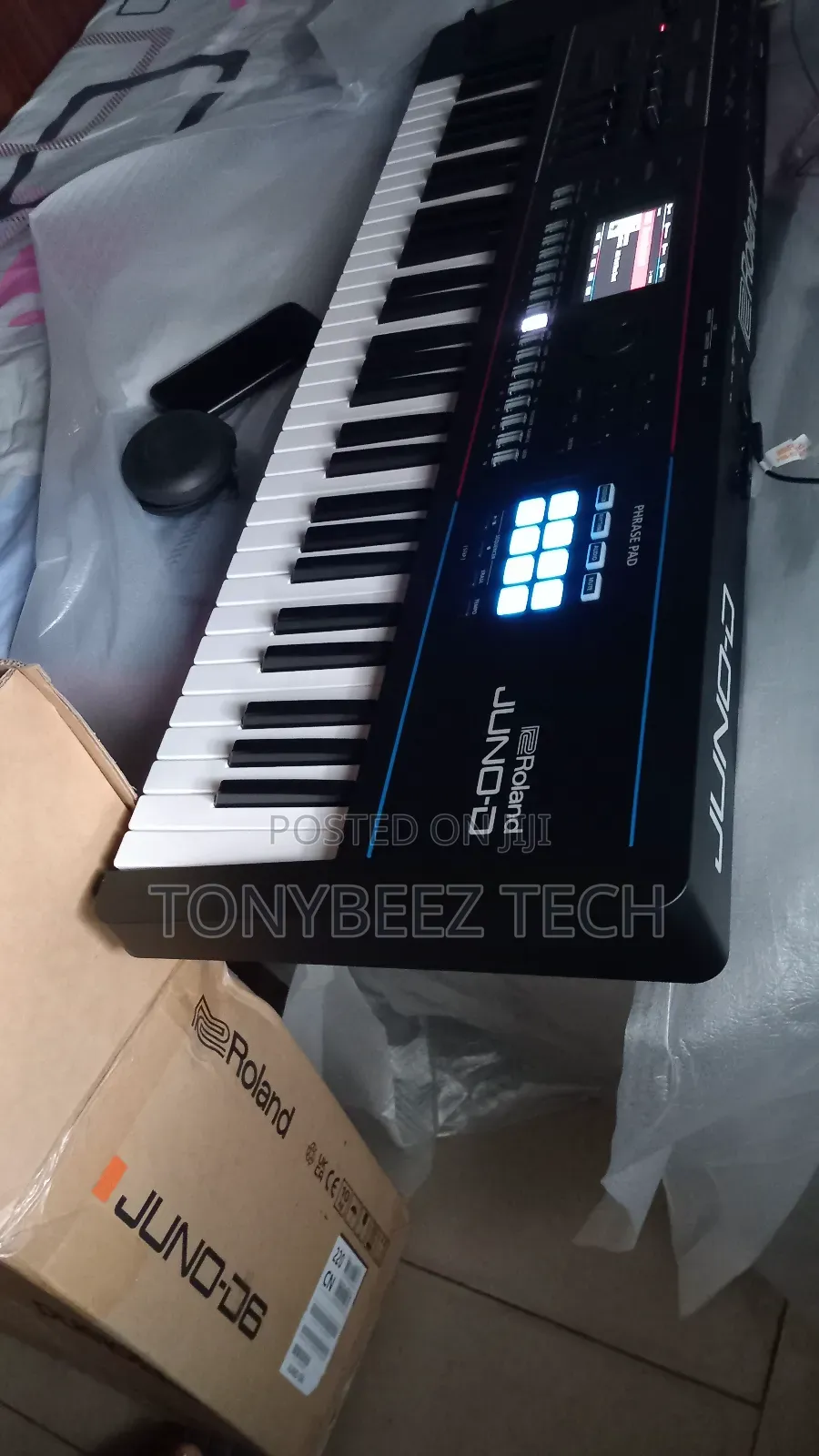 Roland Juno D6