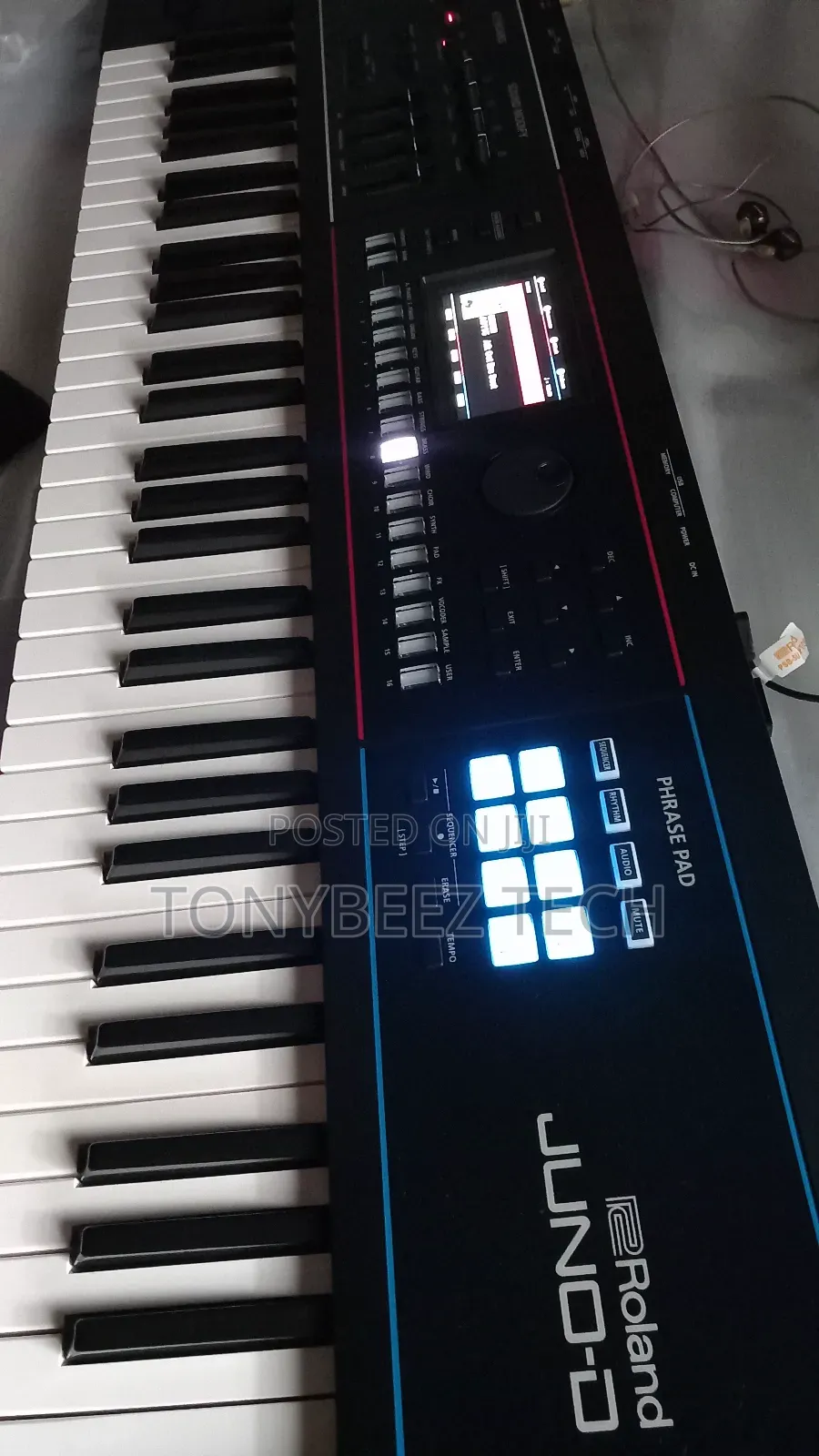 Roland Juno D6