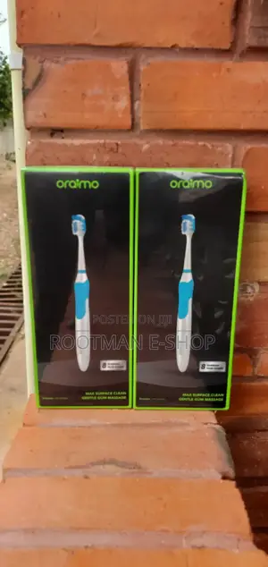 Smart Electric Brush With (8) Extra Brush Heads