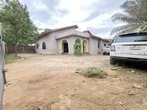 7bdrm House in Paraku Estate,Dome for sale
