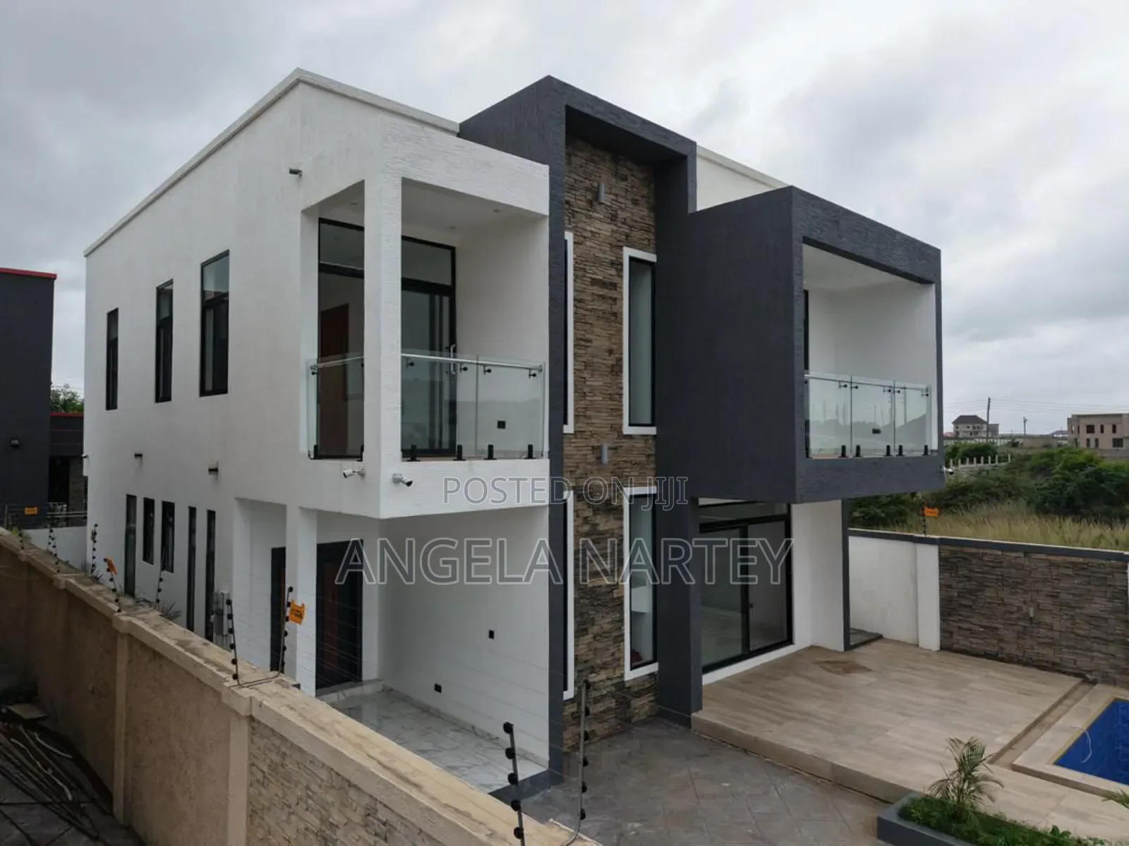 4bdrm House in Community 24, Tema Metropolitan for sale