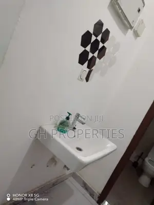 7bdrm House in Anwomaso Domiabra, Kumasi Metropolitan for sale
