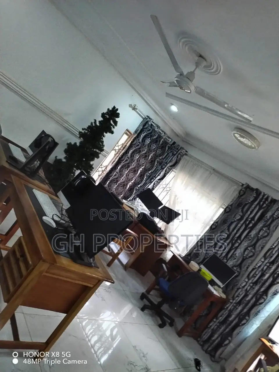 7bdrm House in Anwomaso Domiabra, Kumasi Metropolitan for sale