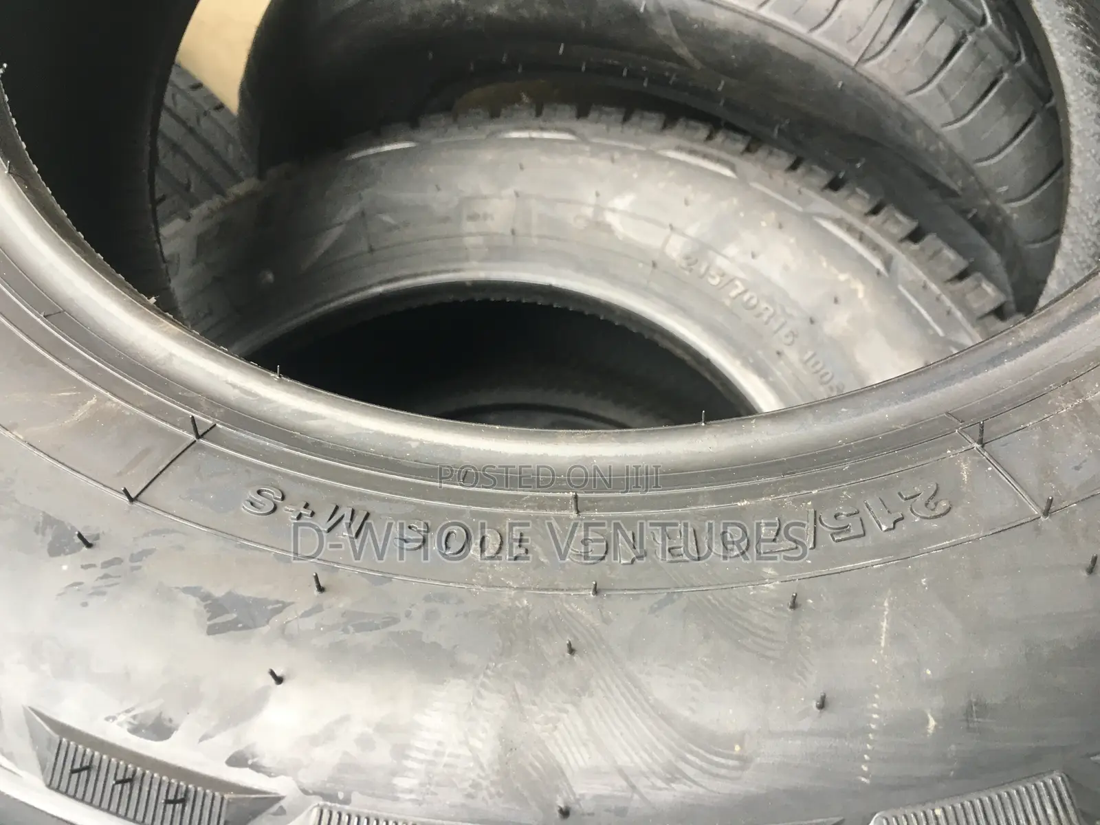 Quality Tyre 215/70r16