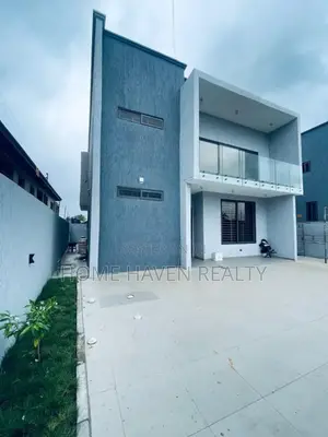 4bdrm House in School Junction, Ashaley Botwe for sale