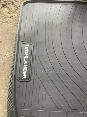 Toyota Highlander Floor Mats (Carpet)