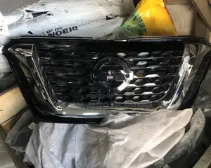 Nissan Kicks Front Bumper Grill /Shells 2016,2017,2018,2019