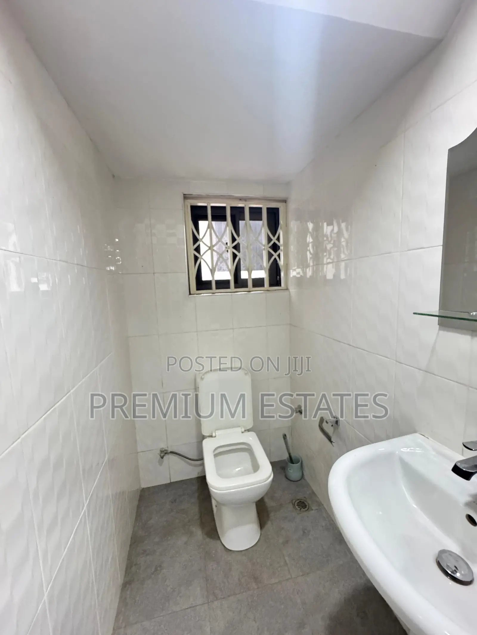 4bdrm Townhouse / Terrace in East Legon for rent