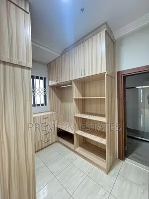 4bdrm Townhouse / Terrace in East Legon for rent