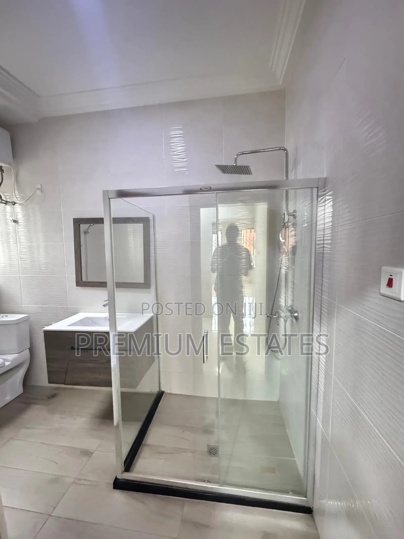 4bdrm Townhouse / Terrace in East Legon for rent