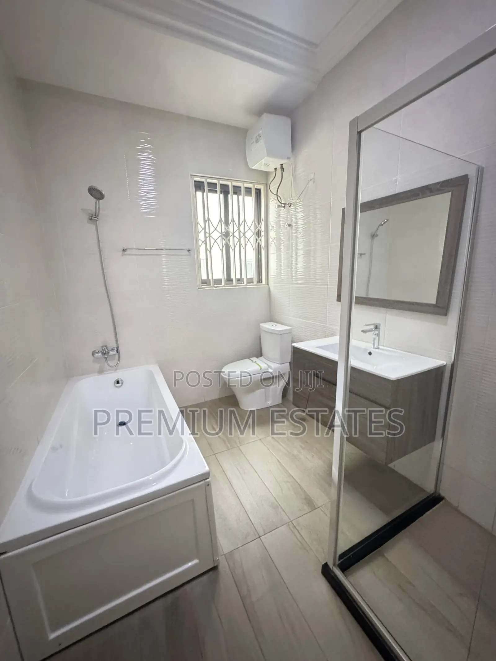 4bdrm Townhouse / Terrace in East Legon for rent