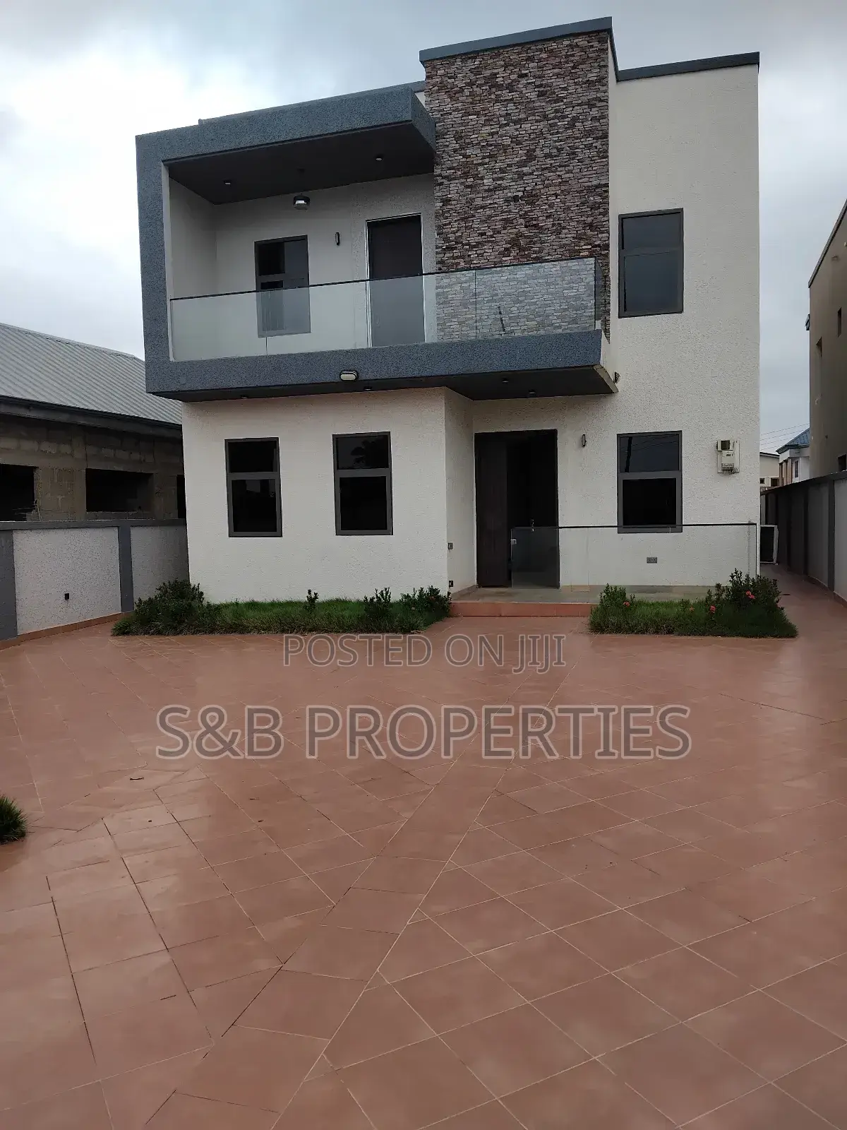 5bdrm House in Ashomang Estate for sale