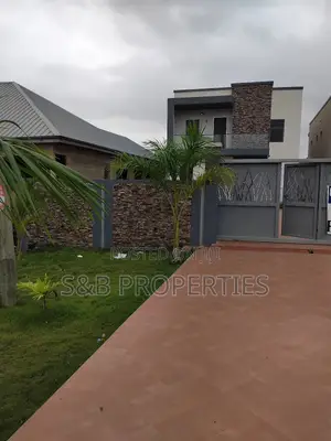 5bdrm House in Ashomang Estate for sale
