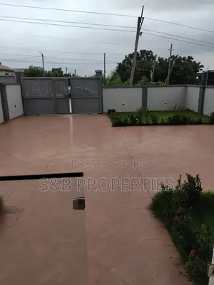 5bdrm House in Ashomang Estate for sale
