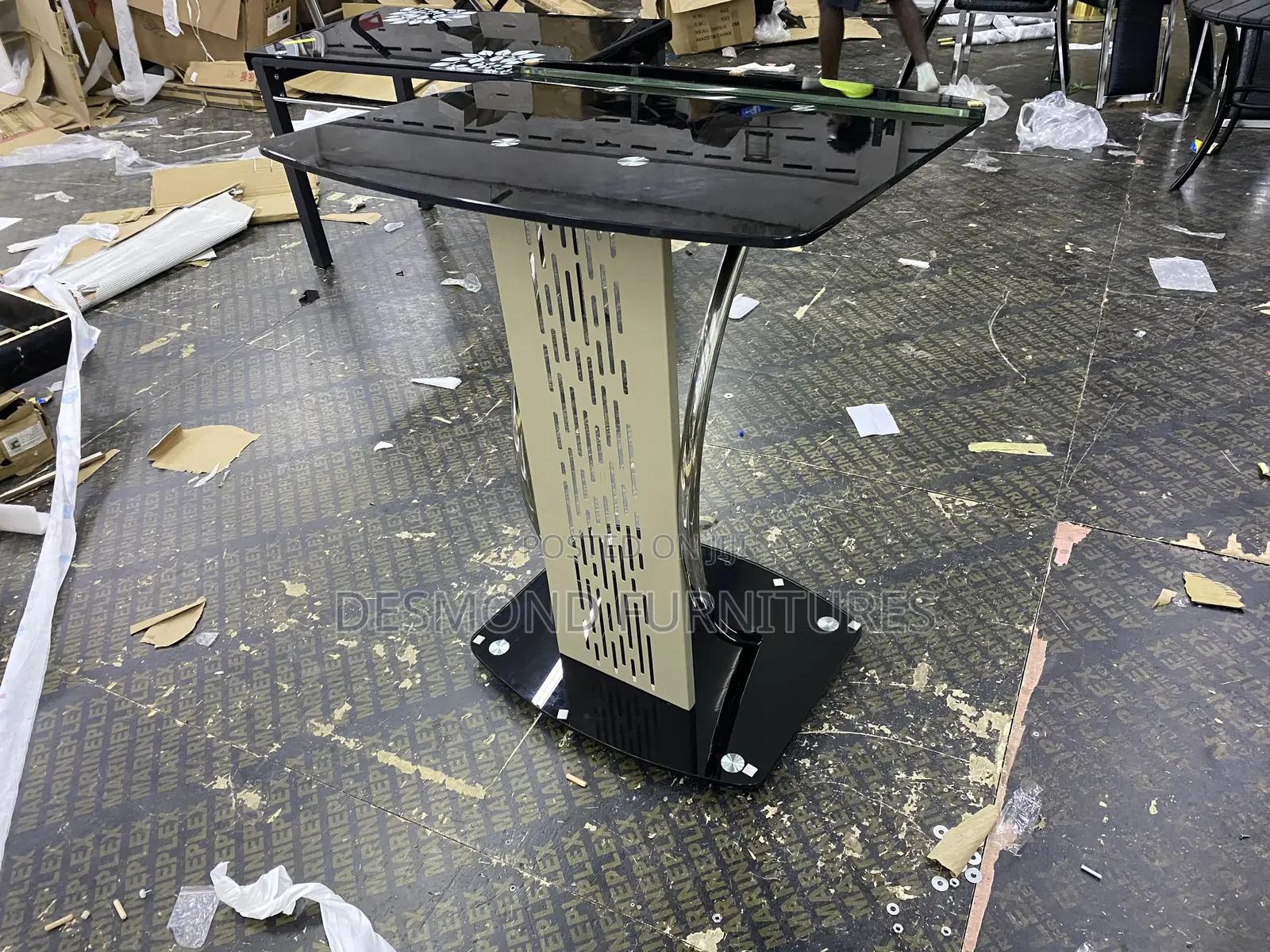 Imported Pulpit ( Glass )