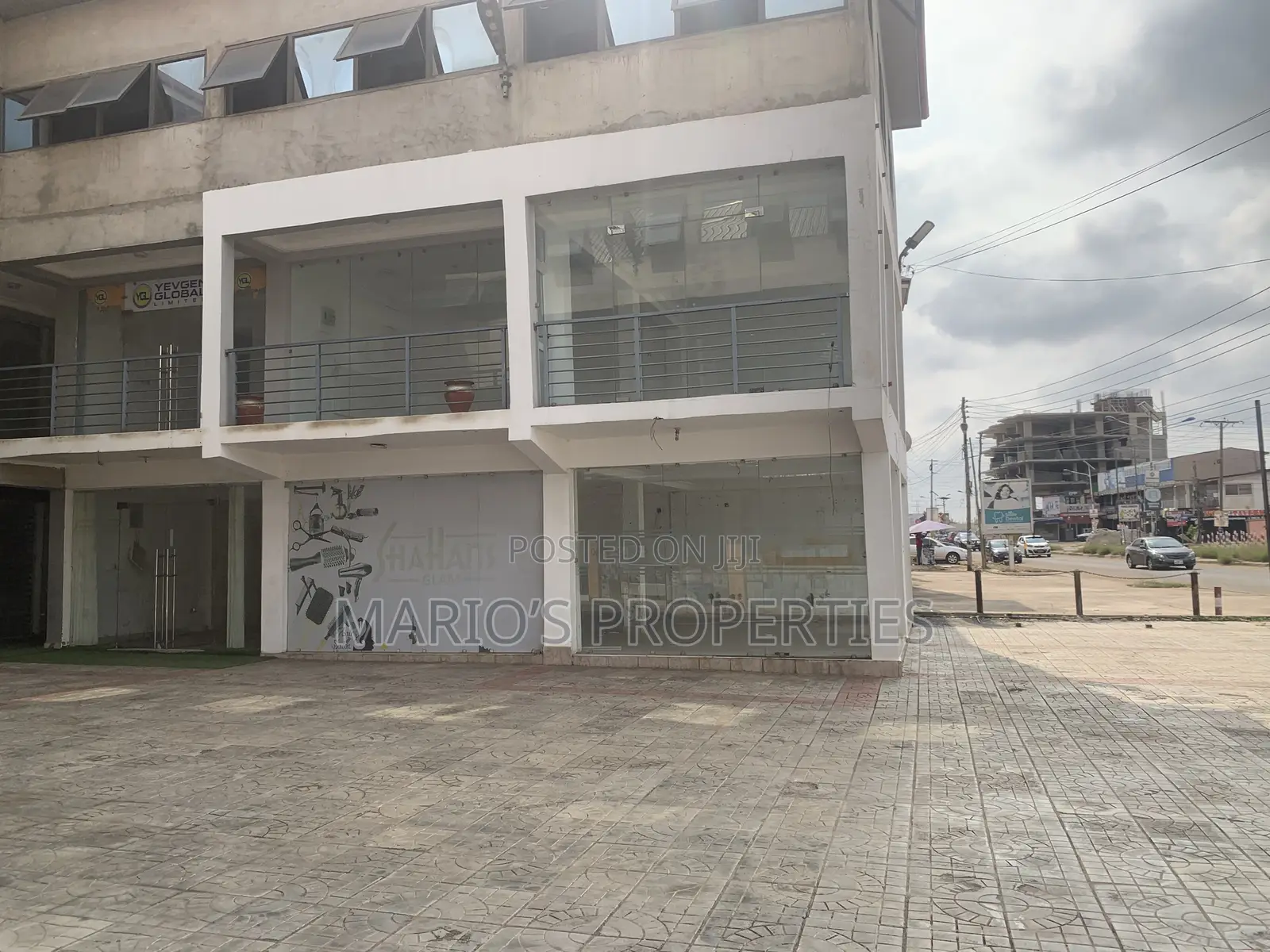 Single Shop for Rent at American House