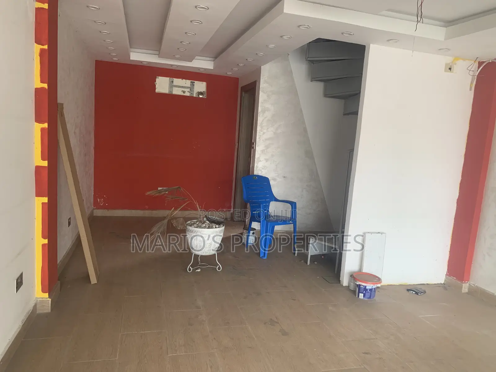 Single Shop for Rent at American House