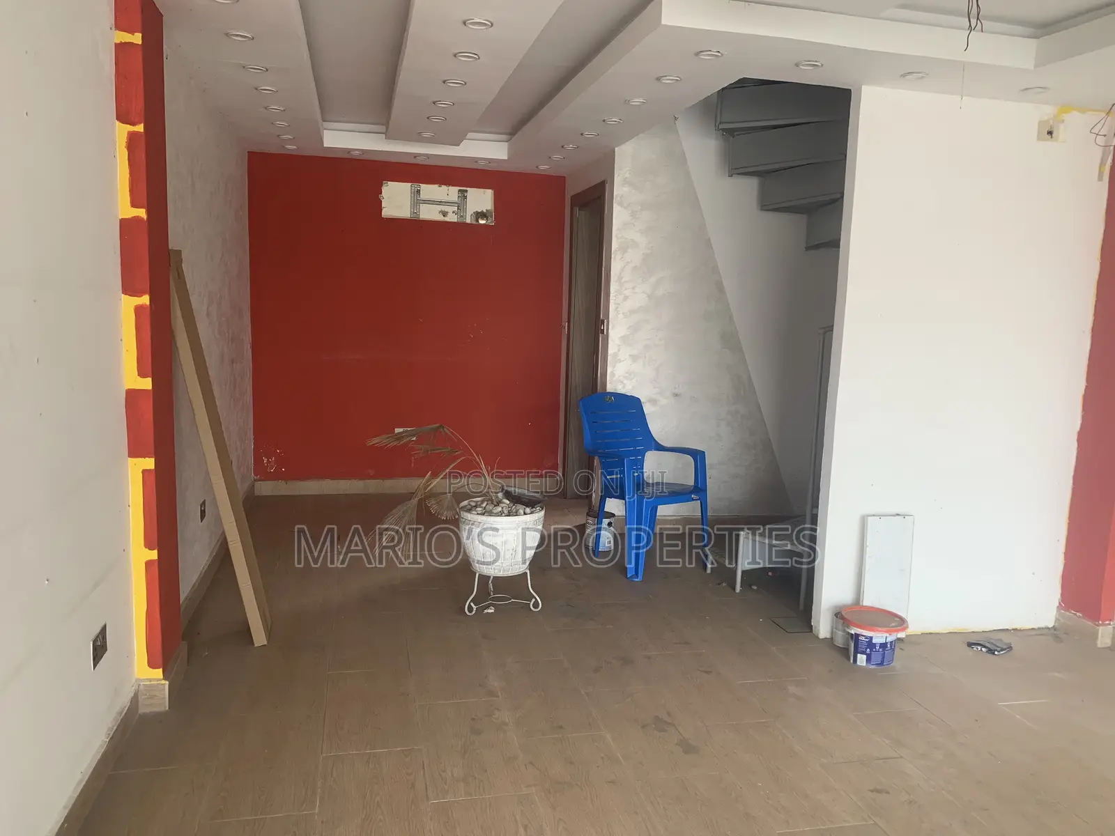Single Shop for Rent at American House