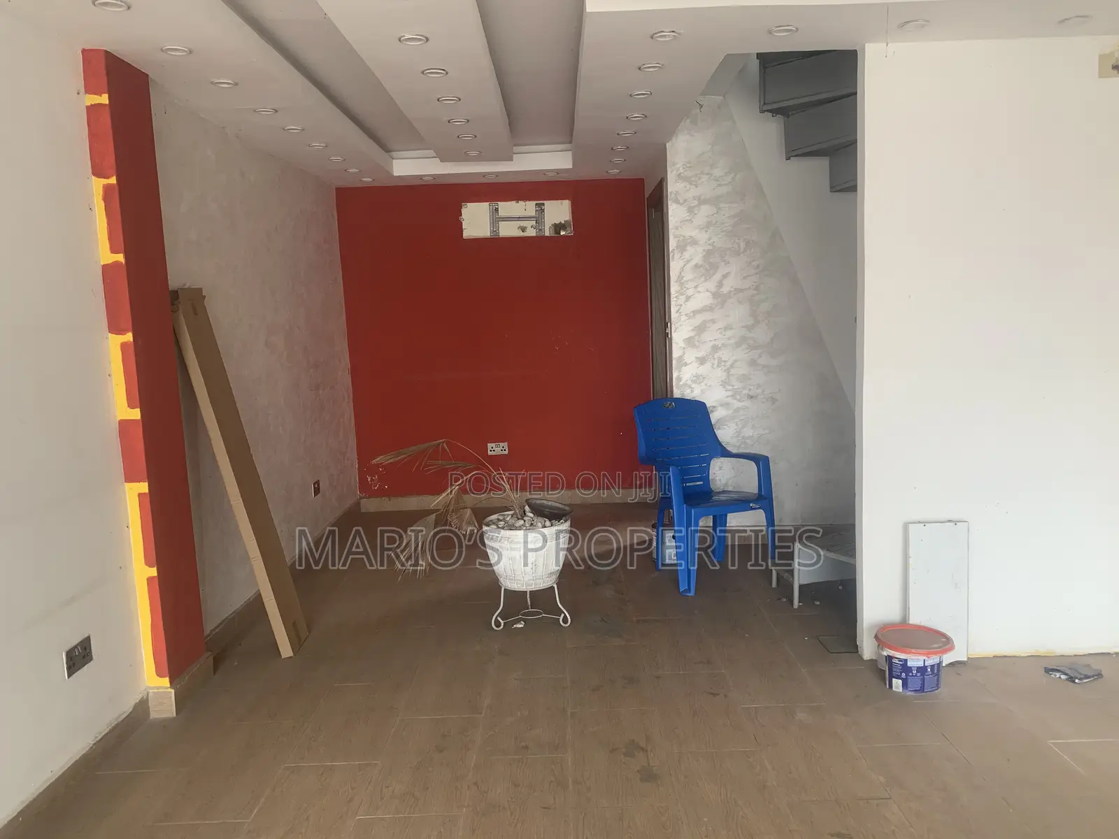 Single Shop for Rent at American House